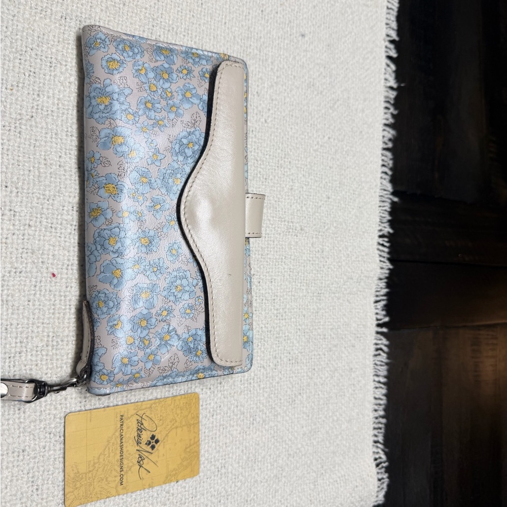 Patricia Nash Nazari Leather Wallet